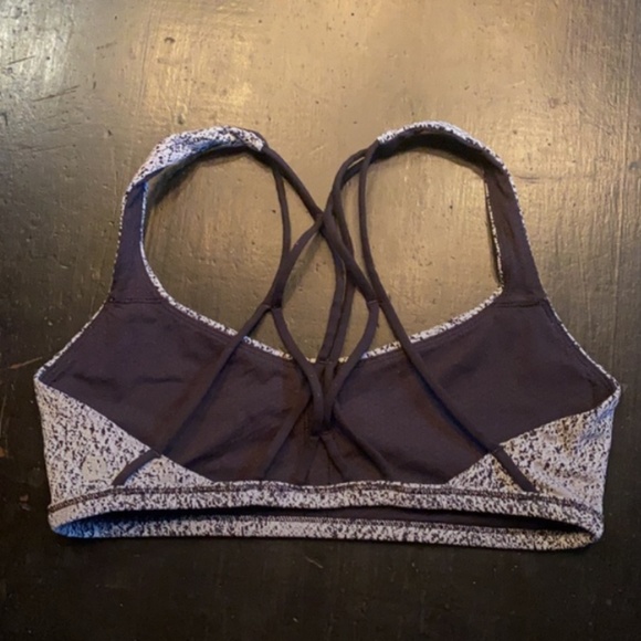 Lululemon Free To Be Zen Bra  - Size 6 - Picture 5 of 7